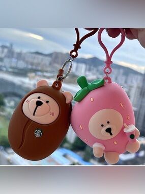 China Starbucks Summer Silicon Cute Bear
/Strawberry Keychain Coin/Earphone Bag